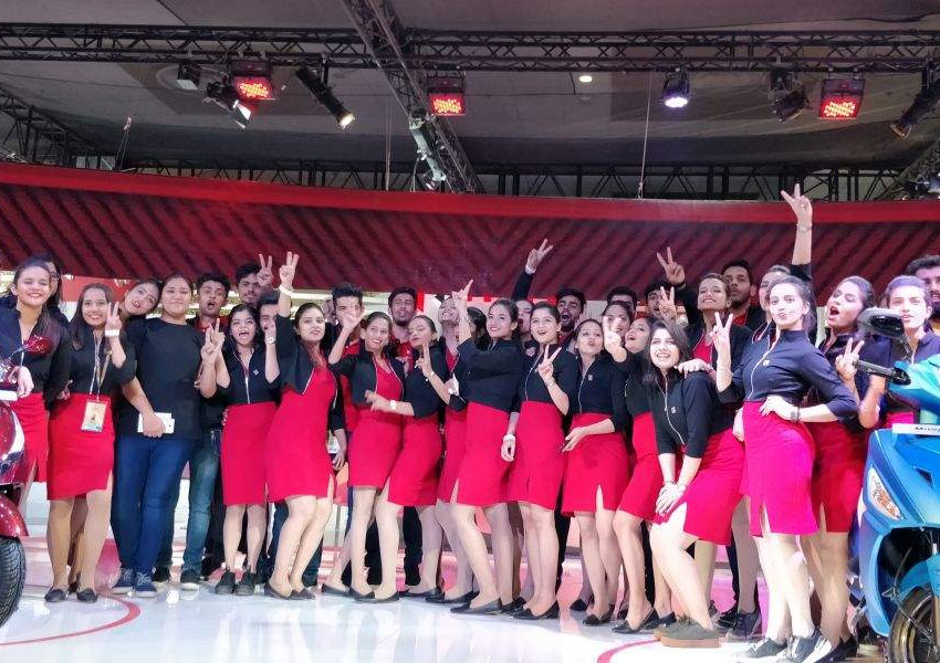 female anchors in delhi, India