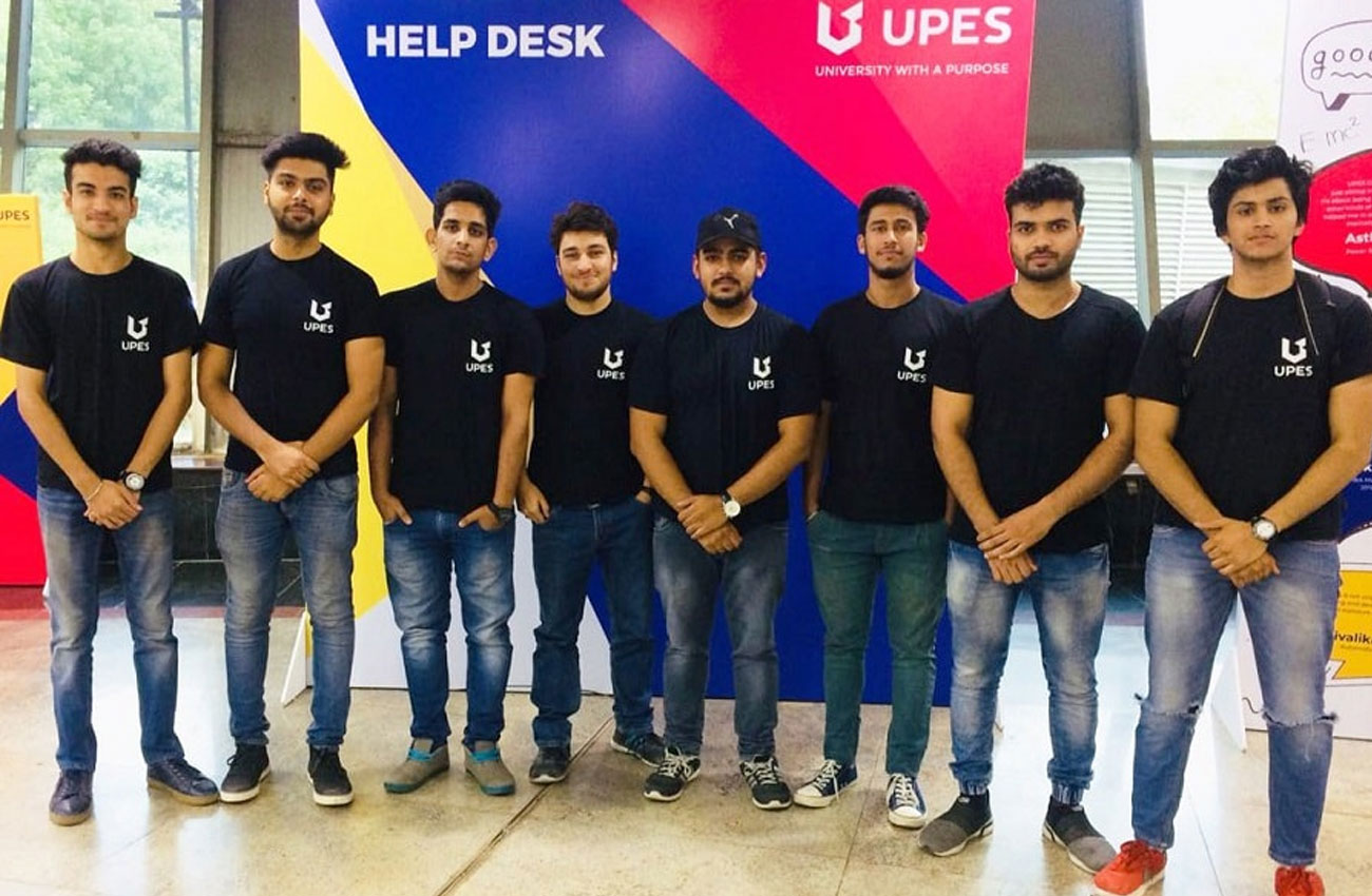 female anchors in delhi, India